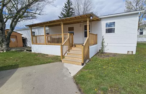 395 Dogwood Ter, Lewis Center, OH 43035