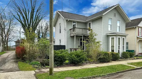 63 Chestnut St, Newark, OH 43055