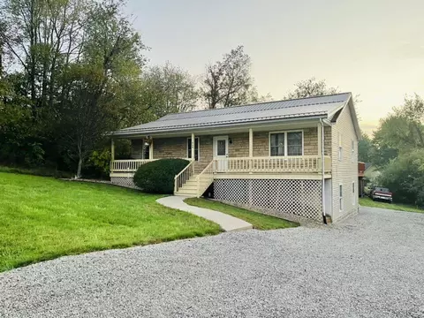 664 Greenbriar Cir, Howard, OH 43028