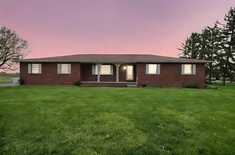 1402 Stoutsville Pike, Circleville, OH 43113