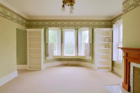 Living - 115 E Wheeling St, Lancaster, OH 43130 photo 6 of 6