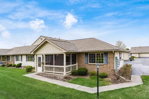 512 Richmond Dr, Pataskala, OH 43062