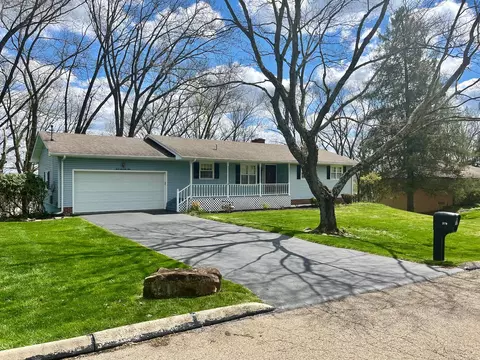 379 Lynwood Ln, Lancaster, OH 43130