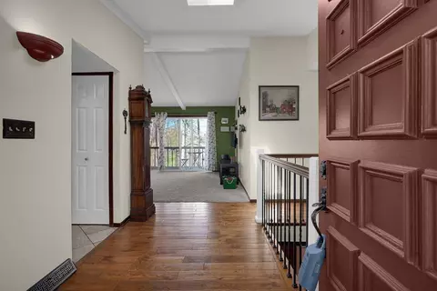 895 Elm Ct, Heath, OH 43056