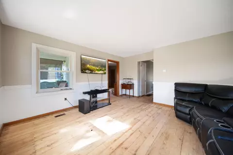 Living - 49 Front St, Orient, OH 43146 photo 1 of 1