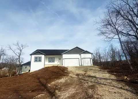 361 Sycamore St, Utica, OH 43080