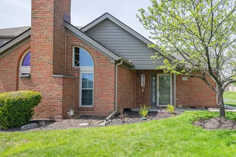2390 Huntmaster Ln, Grove City, OH 43123