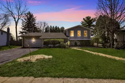 5005 New Haven Dr, Columbus, OH 43220