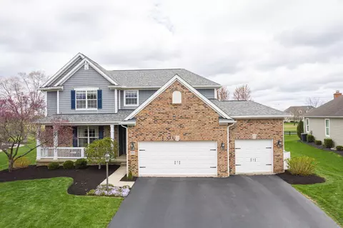 8253 Tricia Price Dr, Powell, OH 43065