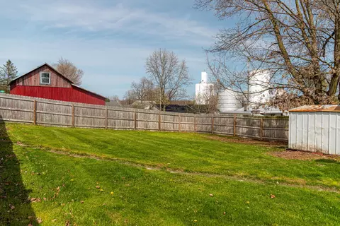 20 E Walnut St, Marengo, OH 43334 photo 9