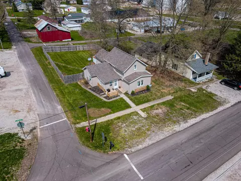 20 E Walnut St, Marengo, OH 43334 photo 3
