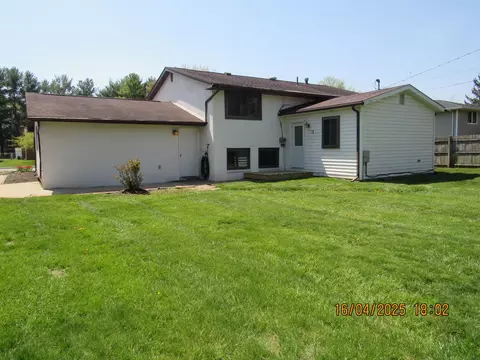 Exterior - 416 Cedar Heights Rd, Circleville, OH 43113 photo 4 of 7
