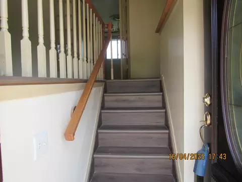 Entry Way - 416 Cedar Heights Rd, Circleville, OH 43113 photo 1 of 4