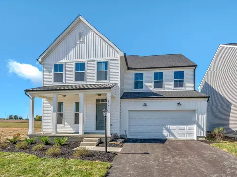 208 Scotsgrove Dr, Pataskala, OH 43062