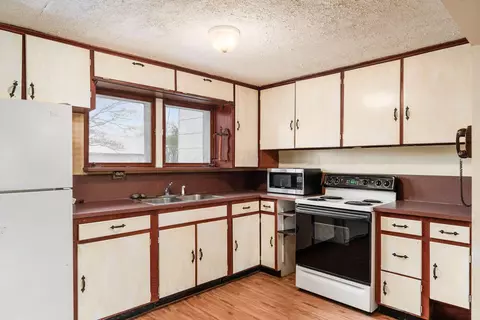 Kitchen - 3526 Blacks Rd, Hebron, OH 43025 photo 2 of 3