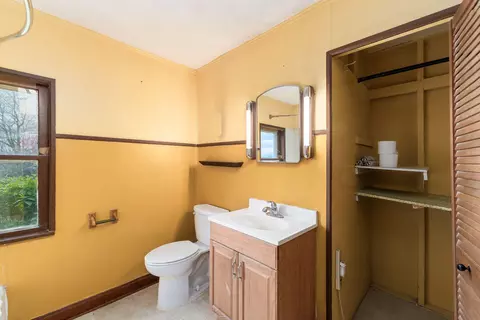 Bath - 3526 Blacks Rd, Hebron, OH 43025 photo 1 of 2