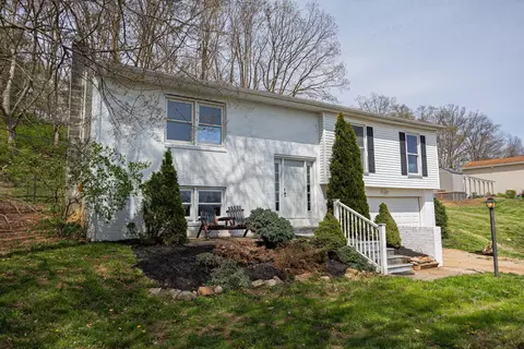 1012 Stoutsville Pike, Circleville, OH 43113
