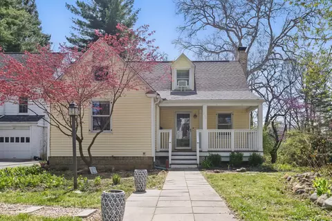 215 W Kenworth Rd, Columbus, OH 43214