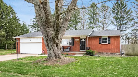 1880 Roberta Dr, Heath, OH 43056