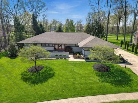 5310 Medallion Dr E, Westerville, OH 43082