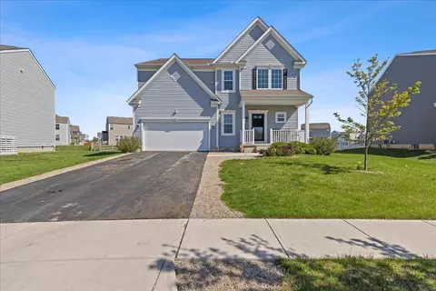 12 Thoreau Dr, Ashville, OH 43103