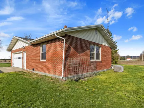 435 W County Line Rd, Springfield, OH 45502 photo 5