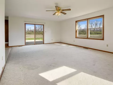 435 W County Line Rd, Springfield, OH 45502 photo 8