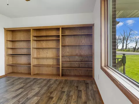 435 W County Line Rd, Springfield, OH 45502 photo 17