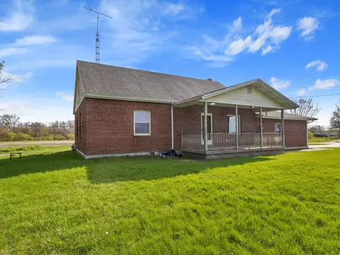 435 W County Line Rd, Springfield, OH 45502 photo 2