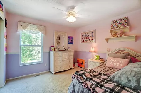 Bedroom - 7457 Maynooth Dr, Dublin, OH 43017 photo 5 of 11