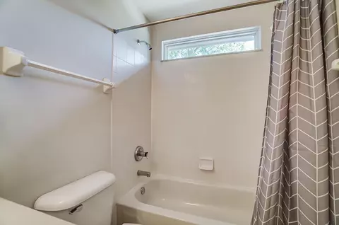 Bath - 7457 Maynooth Dr, Dublin, OH 43017 photo 14 of 14