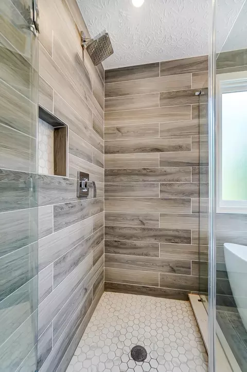 Bath - 7457 Maynooth Dr, Dublin, OH 43017 photo 10 of 14