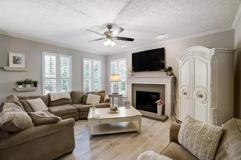 Living - 7457 Maynooth Dr, Dublin, OH 43017 photo 1 of 6