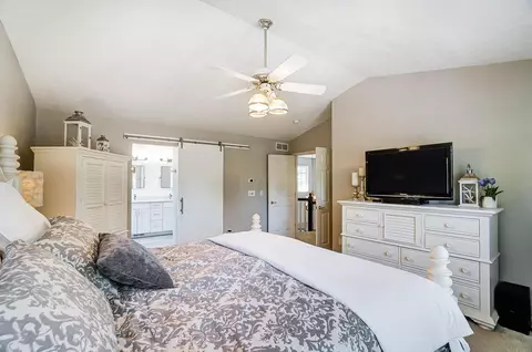 Bedroom - 7457 Maynooth Dr, Dublin, OH 43017 photo 3 of 11