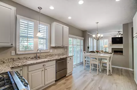Kitchen - 7457 Maynooth Dr, Dublin, OH 43017 photo 3 of 7