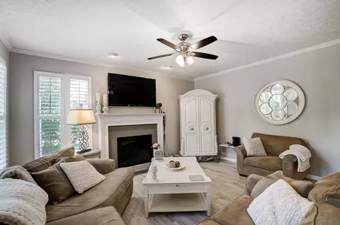 Living - 7457 Maynooth Dr, Dublin, OH 43017 photo 2 of 6