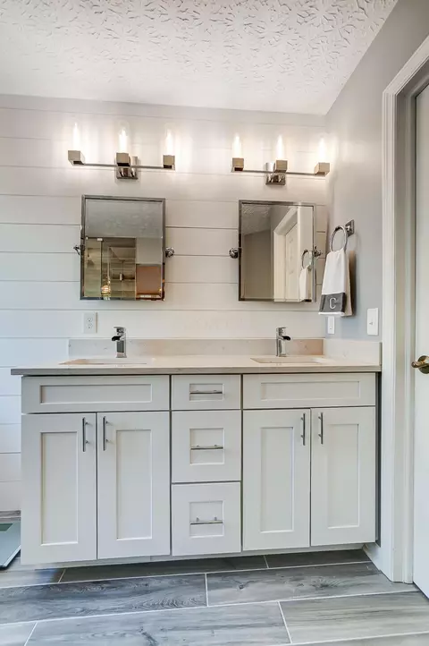 Bath - 7457 Maynooth Dr, Dublin, OH 43017 photo 5 of 14