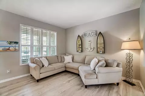 Living - 7457 Maynooth Dr, Dublin, OH 43017 photo 5 of 6