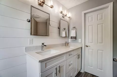 Bath - 7457 Maynooth Dr, Dublin, OH 43017 photo 6 of 14