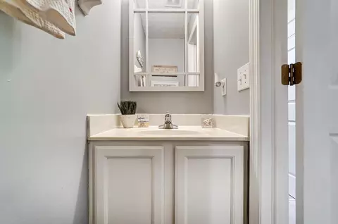 Bath - 7457 Maynooth Dr, Dublin, OH 43017 photo 1 of 14