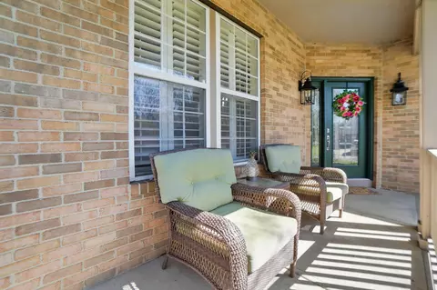 Exterior - 7457 Maynooth Dr, Dublin, OH 43017 photo 2 of 7