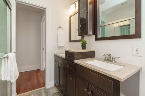 Bath - 183 E 1st Ave, Columbus, OH 43201 photo 2 of 3