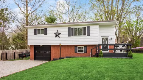 842 Larkspur Dr, Newark, OH 43055