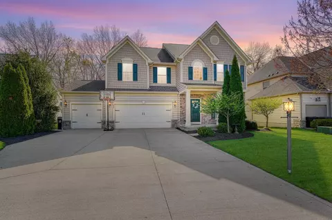 290 Blue Jacket Cir, Pickerington, OH 43147