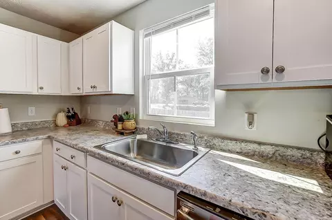 Kitchen - 207 S Tuttle Rd, Springfield, OH 45505 photo 4 of 4