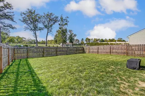 Exterior - 207 S Tuttle Rd, Springfield, OH 45505 photo 6 of 9