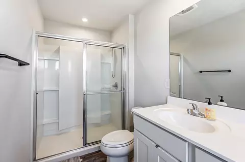 Bath - 207 S Tuttle Rd, Springfield, OH 45505 photo 4 of 6