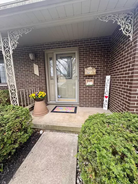 Exterior - 5294 Torchwood Loop E, Columbus, OH 43229 photo 6 of 13