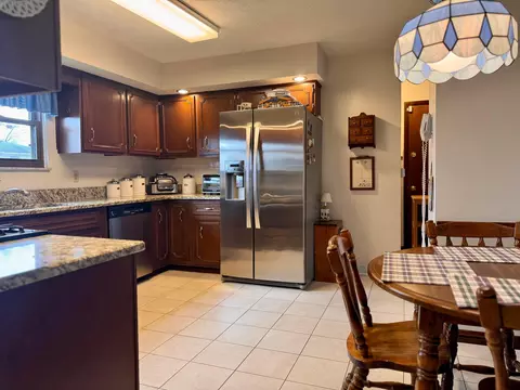Kitchen - 5294 Torchwood Loop E, Columbus, OH 43229 photo 2 of 8