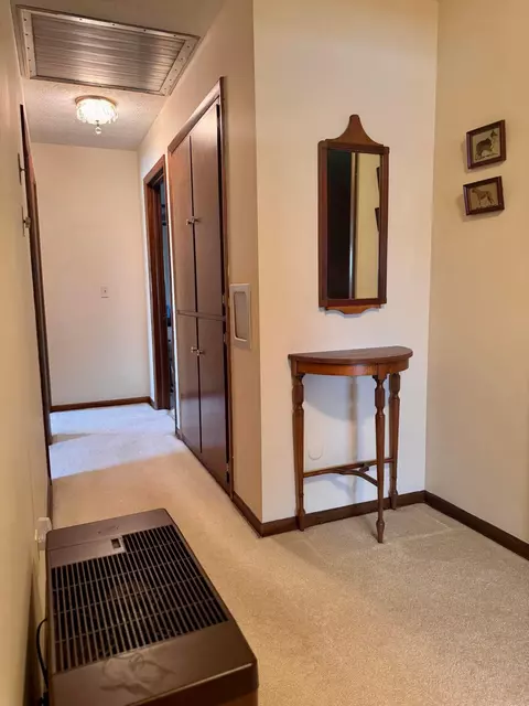 Entry Way - 5294 Torchwood Loop E, Columbus, OH 43229 photo 5 of 9